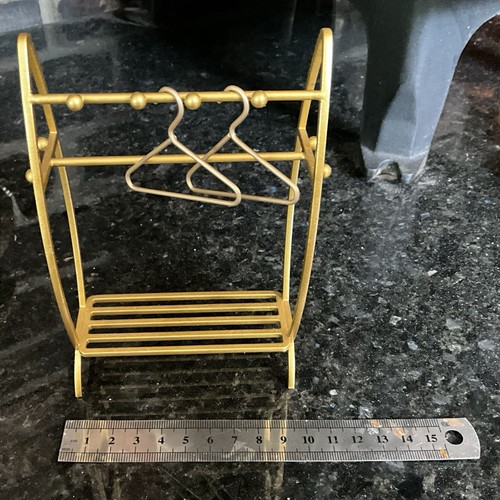 Dolls house metal clothes rail - clothes,
